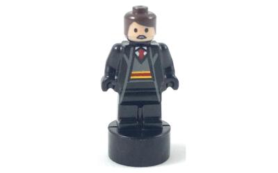 LEGO Harry Potter Gryffindor Student Statuette / Trophy #1, Dark Brown Hair (90398pb027-used)