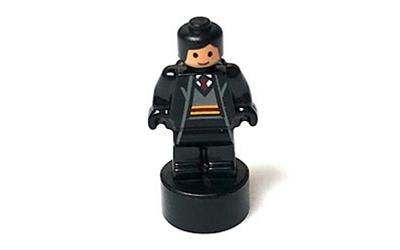 LEGO Harry Potter Gryffindor Student Statuette / Trophy #3, Black Hair (90398pb029-used)