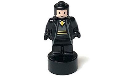LEGO Harry Potter Hufflepuff Student Statuette / Trophy #3, Light Nougat Face (90398pb032-used)