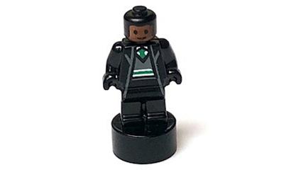 LEGO Harry Potter Slytherin Student Statuette / Trophy #2, Reddish Brown Face (90398pb037-used)