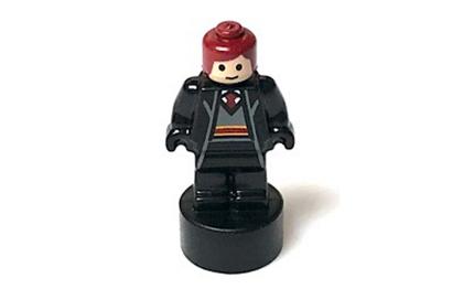 лего Gryffindor Student Statuette / Trophy #2, Dark Red Hair 90398pb028-used
