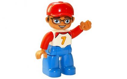 лего Duplo Figure Lego Ville, Male, Blue Legs, White Top with Number 7 and Red Arms, Reddish Brown Hair, Red Cap 47394pb267 купить фигурку из набора